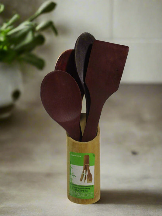 Set Of Bamboo Turner Round